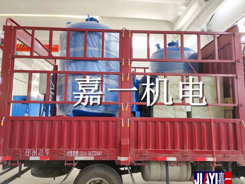 中電二預定的旁流水處理器，全自動加藥裝置，定壓補水裝置，水箱水處理器全部調試運行好